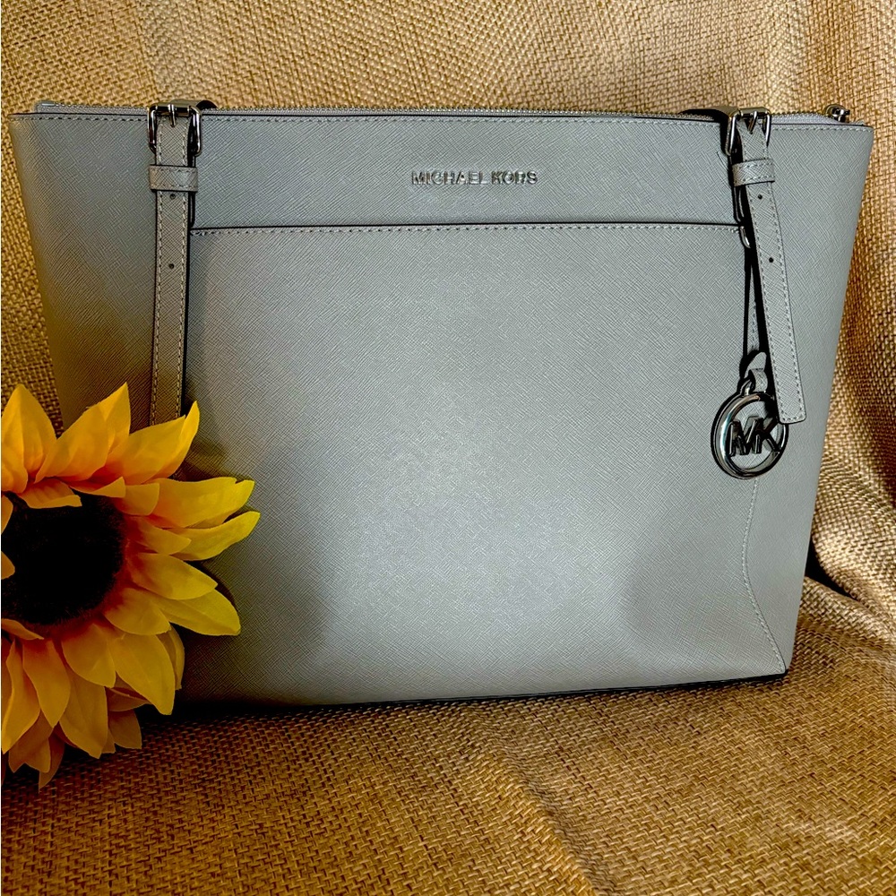 Large, Light gray leather Michael Kors tote handbag ECU outside pockets